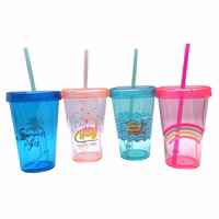 vaso con pitillo