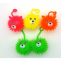 pelota pulla leon con luz